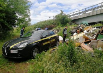 Bonificata una grande discarica abusiva in soli otto giorni nel Casertano (Video)