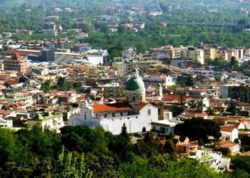 Il prefetto di Napoli in visita a Ottaviano il giorno dopo la morte di Raffaele Cutolo