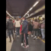 Napoli, ragazzi assembrati e senza mascherina in metro al Vomero