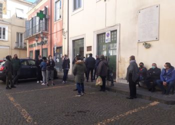 Teano, il Comune sospende il mercato per due settimane: scatta la protesta dei commercianti