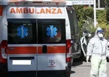 Napoli, protesta del personale 118: “La Regione ci decurta lo stipendio”