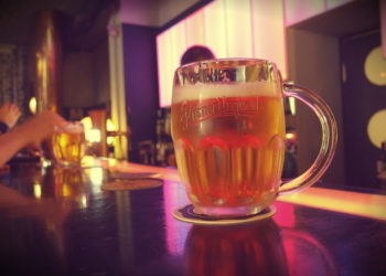 Assembramenti e assenza di mascherine: chiusi due bar nel Vesuviano