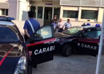 Torre Annunziata, rapinano una farmacia armati di coltello: in manette due ventenni