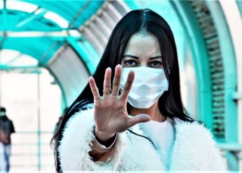 Contagi in crescita in Italia: da domenica Campania in zona arancione