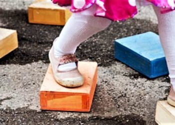 Abusi sessuali su due bambine nel Casertano: pedofilo condannato a 12 anni