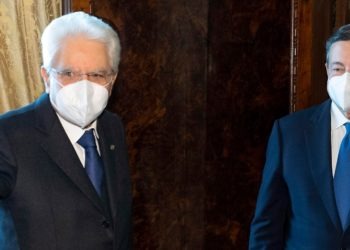 Da sinistra, il presidente Mattarella e Mario Draghi