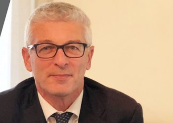 Esclusiva / Intervista al presidente della commissione antimafia Morra: “Spezzare i legami della politica con la criminalità”