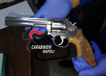 Grumo Nevano, sequestrata una pistola nascosta in un garage condominiale