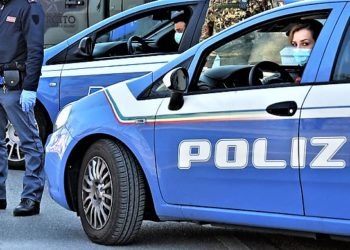 Napoli, cinque rapine in cinque negozi diversi: 49enne in manette