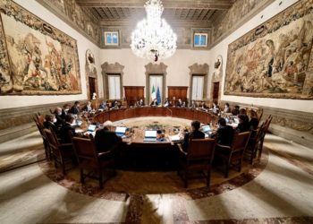 Decreto sostegni: 32 miliardi di aiuti, 11 dei quali a imprese e partite Iva. Prorogato lo stop ai licenziamenti