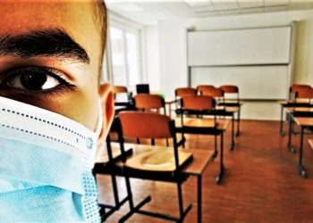 Il Tar della Campania respinge il ricorso dei genitori “no dad”: le scuole restano chiuse