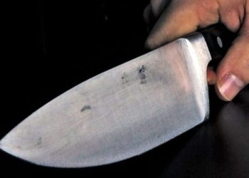 Napoli, accoltella la moglie e poi si costituisce. La donna muore in ospedale