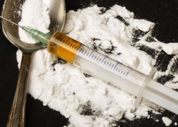 Castello di Cisterna, nascondeva droga nel paraurti di un’auto abbandonata: arrestato un 31enne