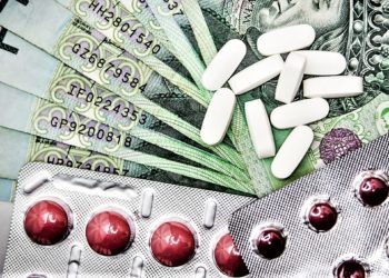 Traffico illegale di farmaci tra Napoli e l’Inghilterra: 18 misure cautelari