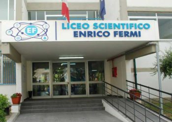 Aversa, il liceo Enrico Fermi inserito tra i venti assegnatari del progetto “Con la Scuola”