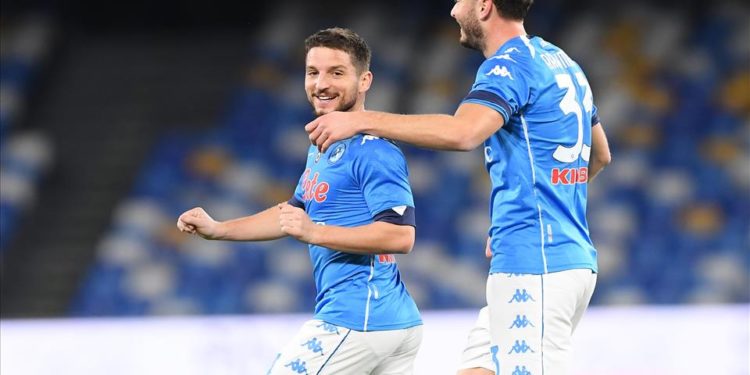 L'attaccante del Napoli Dries Mertens e il difensore Amir Rrahmani (Foto dal sito ufficiale del Napoli calcio)