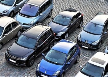 Controlli al Vomero, scoperti 4 parcheggiatori abusivi con reddito di cittadinanza