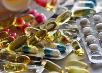 A stomaco pieno o vuoto: come assumere i farmaci