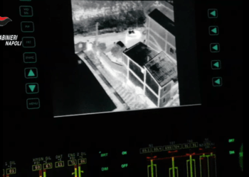 Vendita di droga, furto ed estorsione: 7 arresti a Casandrino (Video)