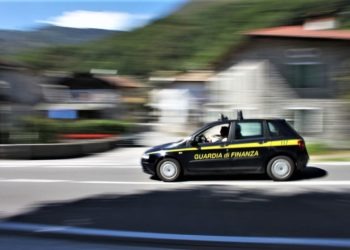 Operazione “Golden metal”: arrestati due imprenditori campani per frode fiscale da 30 milioni di euro (Video)