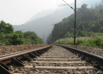 Tentato suicidio sui binari: interrotta la tratta Cercola-Sant’Anastasia della Circumvesuviana