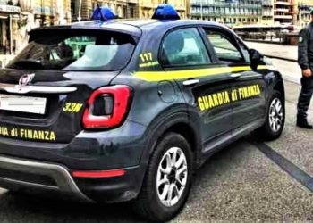 Blitz della finanza in un’azienda agroalimentare del Napoletano: sequestri per oltre 600mila euro