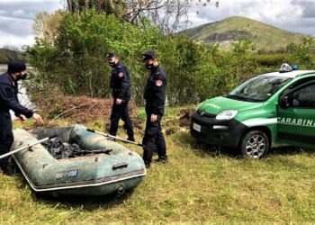 Capua, pesca abusiva sul Volturno: colti sul fatto due bracconieri