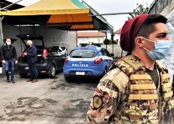 Sversamenti di rifiuti a Torre Annunziata e Castel Volturno: interviene l’esercito