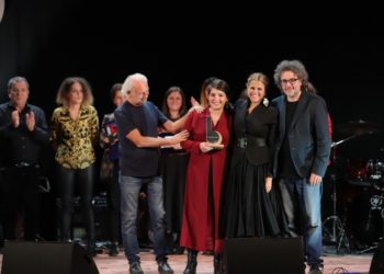 Aversa, “Premio Bianca D’Aponte” per cantautrici: il 30 settembre scade il bando per la partecipazione al concorso