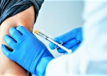 AstraZeneca: nessuno stop dal Ministero, uso su over 60 solo raccomandato