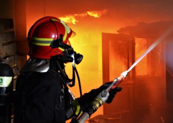 Incendio nel Sannio: anziano muore carbonizzato, badante salva per miracolo