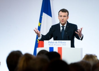 Arrestati in Francia sette ex terroristi di estrema sinistra: altri tre sono ancora ricercati