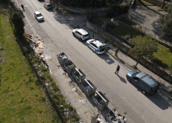 Napoli, un’attività sequestrata e due denunce a Pianura per abbandono illegale di rifiuti