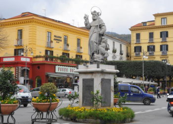Covid-19, domani la protesta degli operatori del turismo a Sorrento: al loro fianco gli chef stellati