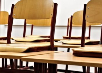 Campania, ritorno in classe per i piccoli studenti ma oltre 20 Comuni dicono no alle lezioni in presenza