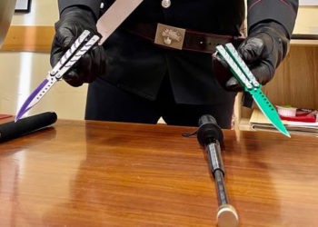 Sorrento, sorpresi armati di coltelli e manganelli: denunciati due minori