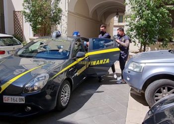 Frode fiscale per 20  milioni di euro nel Casertano: in manette 9 persone tra cui un ex finanziere (Video)