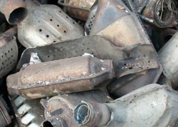 Furti di marmitte, sequestrati 150 catalizzatori e denunciato un 21enne a Villa Literno