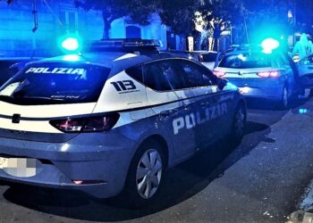 Napoli, in centinaia a ballare in un locale di via Coroglio: interviene la polizia