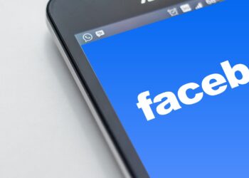 Facebook nasconderà automaticamente i post contenenti fake news