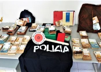 Estorsione e usura a Villaricca: la polizia arresta madre e figlia dopo la denuncia di una vittima