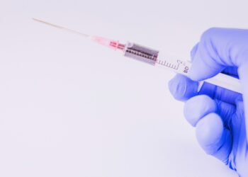 In Campania al via i vaccini in farmacia e in azienda