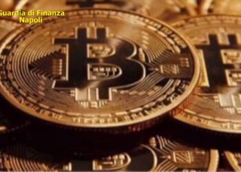 Napoli, narcotraffico sul web con pagamenti in bitcoin: nove giovanissimi denunciati (Video)