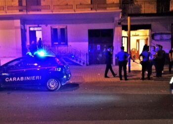 Bomba esplode nella notte tra Orta di Atella e Frattaminore: devastata agenzia di pompe funebri (Video)