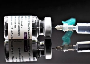 Il vaccino AstraZeneca verrà usato solamente per gli over 60