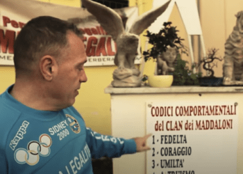 Gianni Maddaloni, una luce nel tunnel di Scampia (Video)