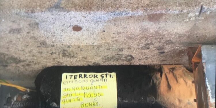 l'ordigno trovato questa mattina al Comune di Castelvolturno