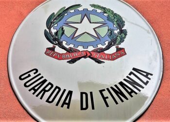 Trattenevano indebitamente i tributi versati dai cittadini: sequestri per oltre 808mila euro nel Casertano