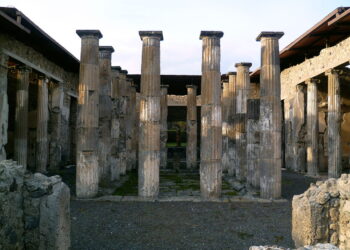 spari a salve agli Scavi di Pompei