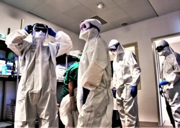 Teverola, focolaio in un palazzo: 16 positivi tra bambini e ragazzi